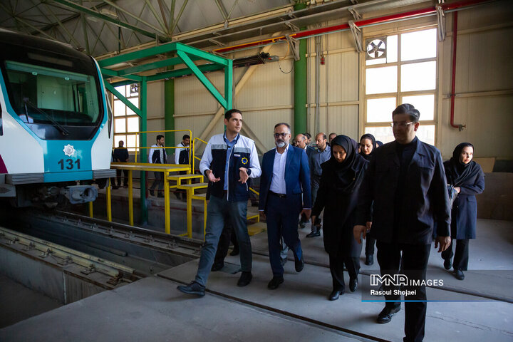 بازدید مدیرکل محیط زیست از خطوط یک و دو مترو اصفهان