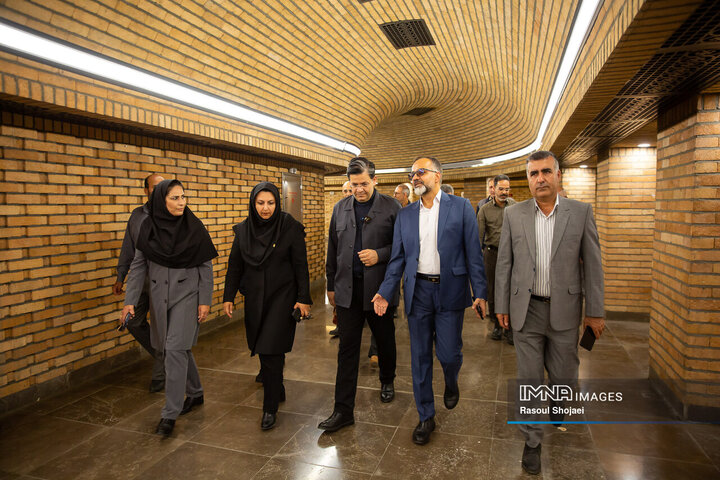 بازدید مدیرکل محیط زیست از خطوط یک و دو مترو اصفهان