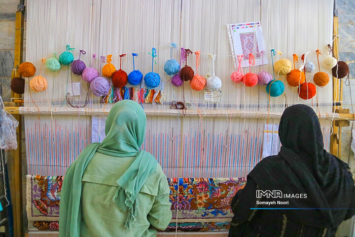 از دستان زنان کرمانشاهی تا شکوه فرش ایرانی