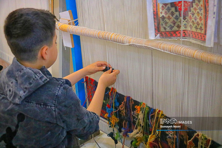 از دستان زنان کرمانشاهی تا شکوه فرش ایرانی