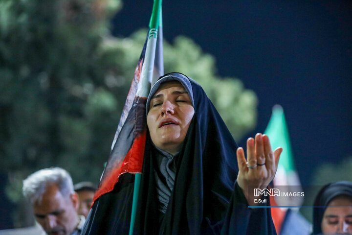 صدمین شب حماسه و ایستادگی؛در میدان شهدای اراک