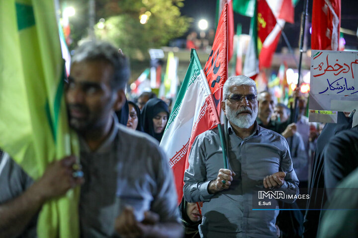 صدمین شب حماسه و ایستادگی؛در میدان شهدای اراک