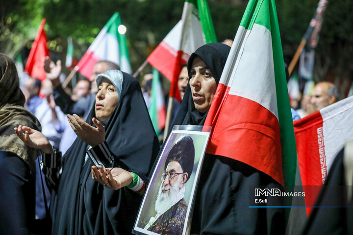 صدمین شب حماسه و ایستادگی؛در میدان شهدای اراک