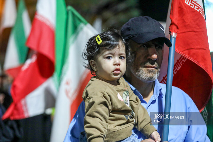 صدمین شب حماسه و ایستادگی؛در میدان شهدای اراک