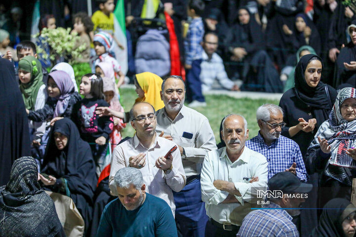 صدمین شب حماسه و ایستادگی؛در میدان شهدای اراک