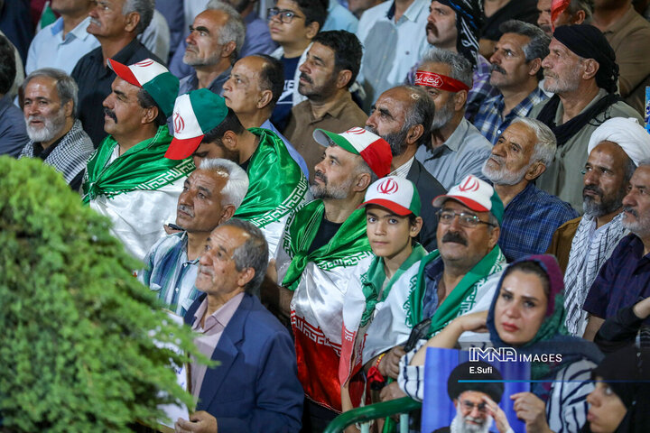 صدمین شب حماسه و ایستادگی؛در میدان شهدای اراک