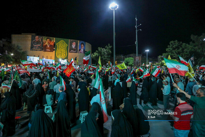 صدمین شب حماسه و ایستادگی؛در میدان شهدای اراک