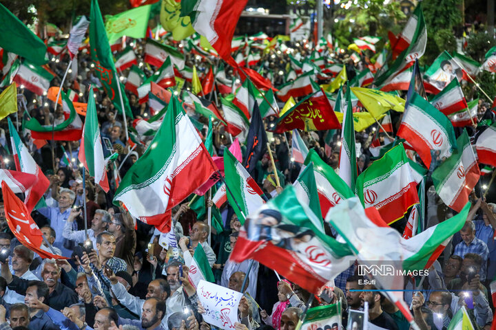صدمین شب حماسه و ایستادگی؛در میدان شهدای اراک