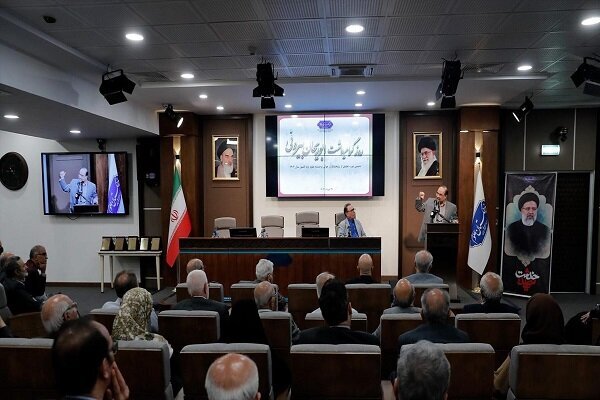فراخوان اعطای جایزه «ابوریحان بیرونی» به پژوهشگران جوان برتر علوم پایه