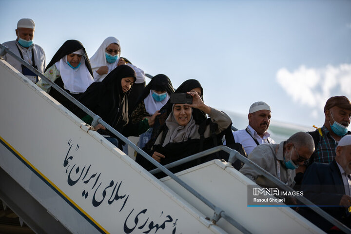 ورود اولین گروه از حجاج به اصفهان