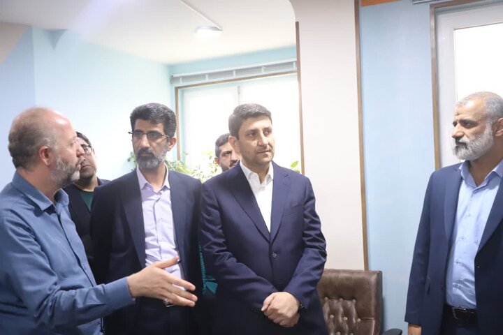 بازدید وزیر ارتباطات از دفتر مرکزی پیام‌رسان ایتا در قم