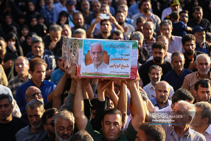 مراسم تشییع شهیدان «مصطفی امینی» و «عبدالحسین شیخ‌کوپائی»