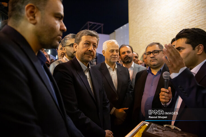 آیین بهره‌برداری از پارکینگ طبقاتی خورشید