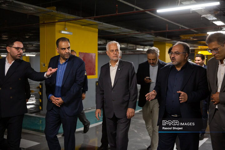 آیین بهره‌برداری از پارکینگ طبقاتی خورشید