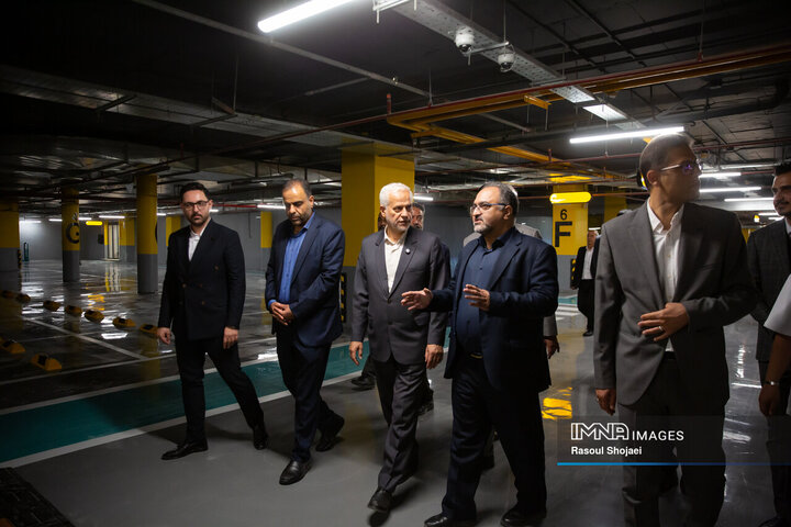 آیین بهره‌برداری از پارکینگ طبقاتی خورشید