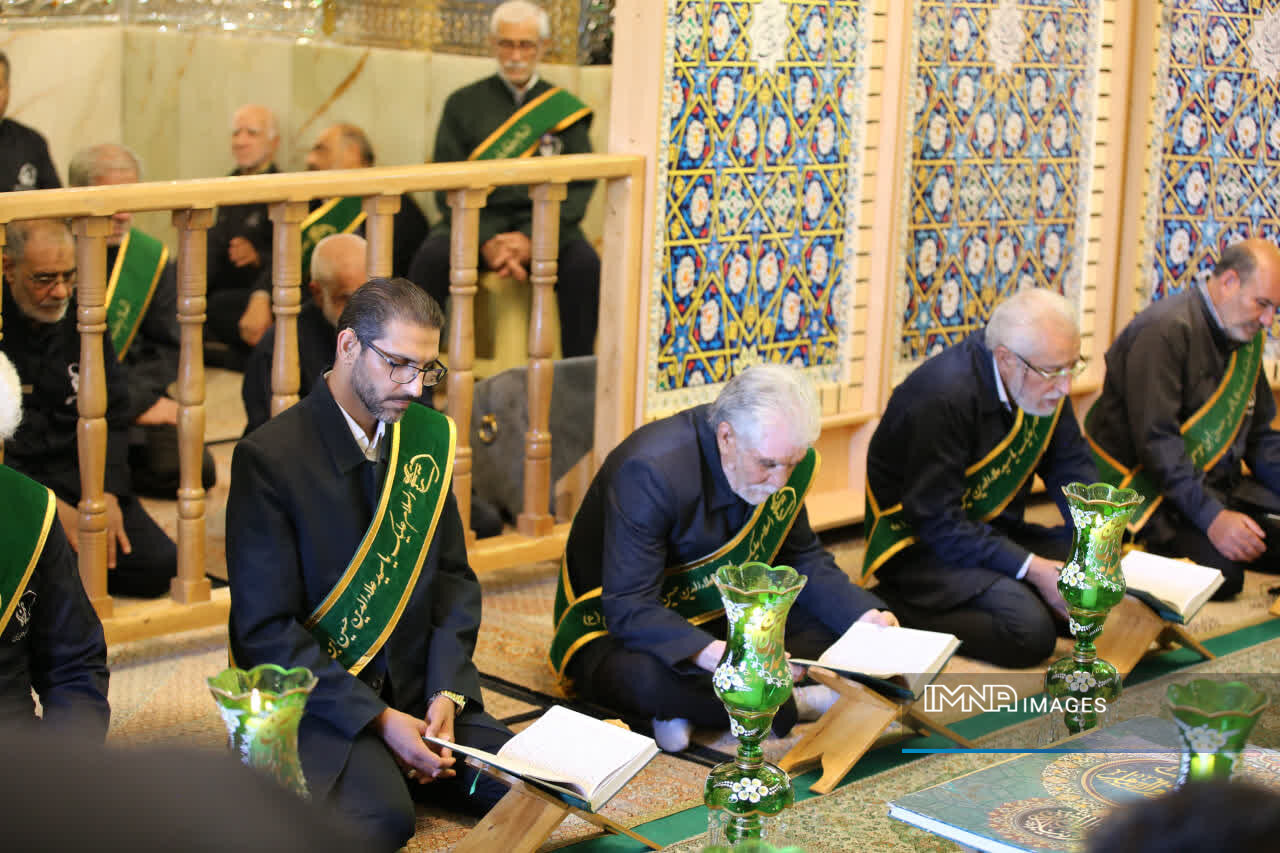 غبارروبی حرم سیدعلاءالدین حسین(ع) با حضور فرماندهان ارتش + تصاویر