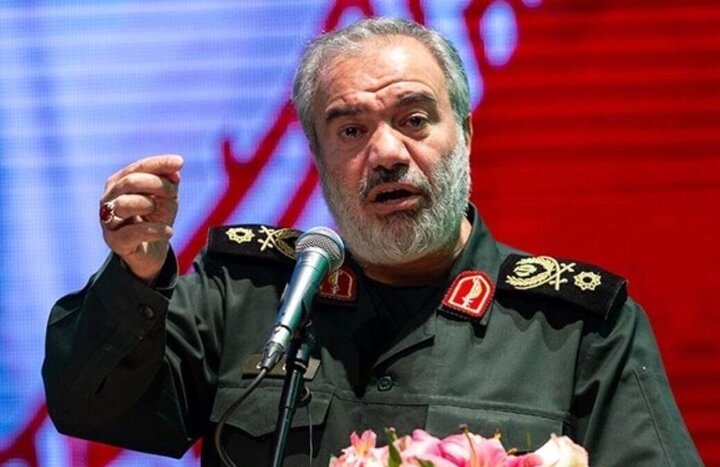 مشاور فرمانده کل سپاه: ماه‌ها با ابرقدرت دنیا جنگیدیم و او را مستأصل کردیم