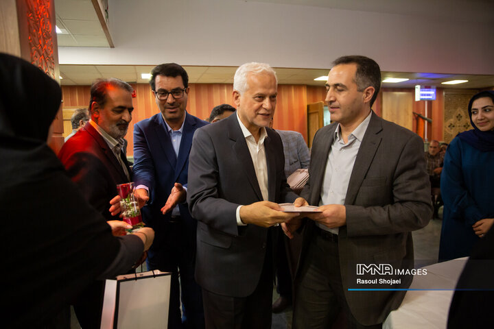 تجلیل از بازنشستگان شهرداری