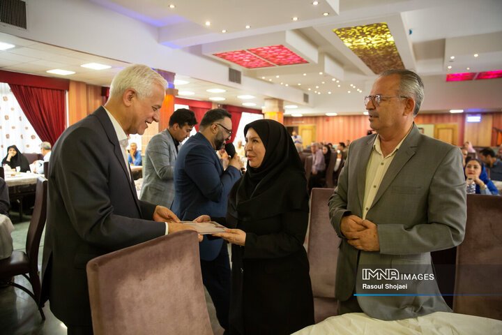 تجلیل از بازنشستگان شهرداری