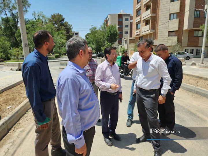 بازدید میدانی مدیر منطقه ۱۰ اصفهان از روند پیشرفت پروژه خیابان سروستان 