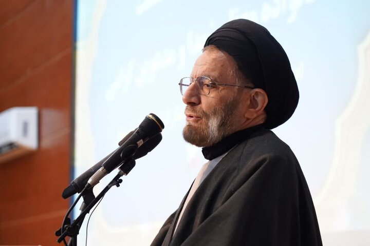 مرجعیت دینی دژ مستحکم دفاع از امت اسلامی است