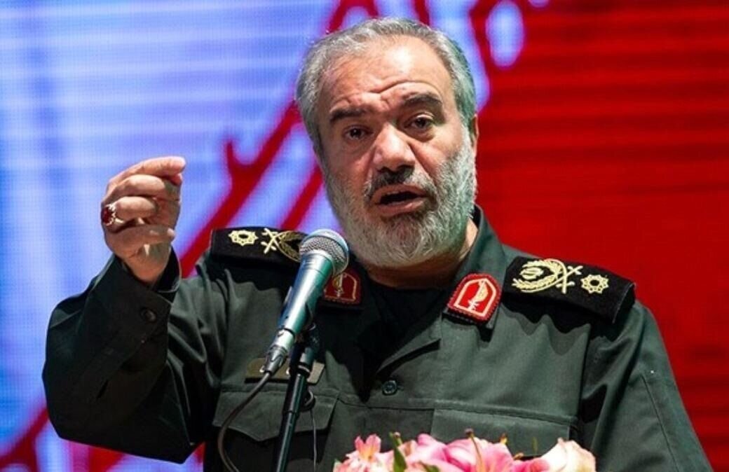 مشاور فرمانده کل سپاه: ماه‌ها با ابرقدرت دنیا جنگیدیم و او را مستأصل کردیم