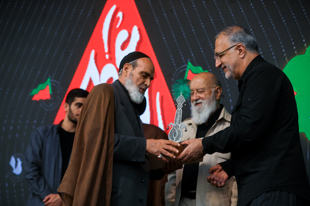 افتتاح چهارمین رویداد «عطر سیب»/ سیاه‌پوشان محرم تهران آغاز شد