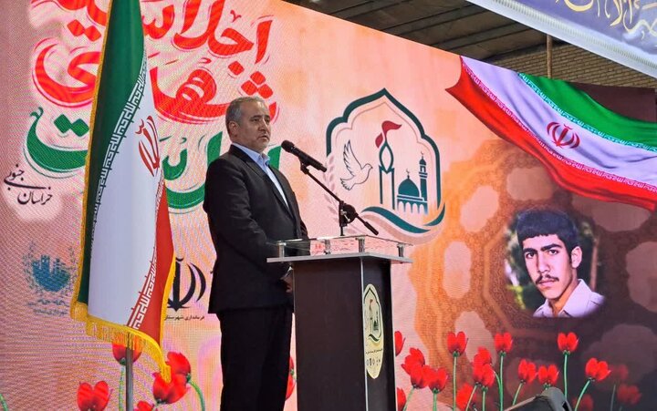 رمز موفقیت جمهوری اسلامی ایران، وحدت مردم و تبعیت از ولایت است