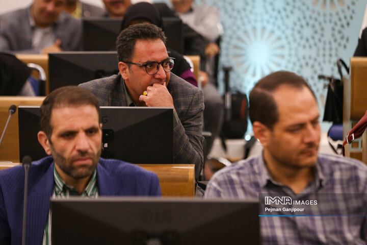 نشست خبری استاندار اصفهان