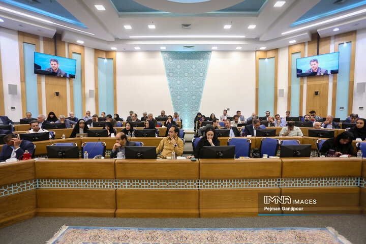 نشست خبری استاندار اصفهان