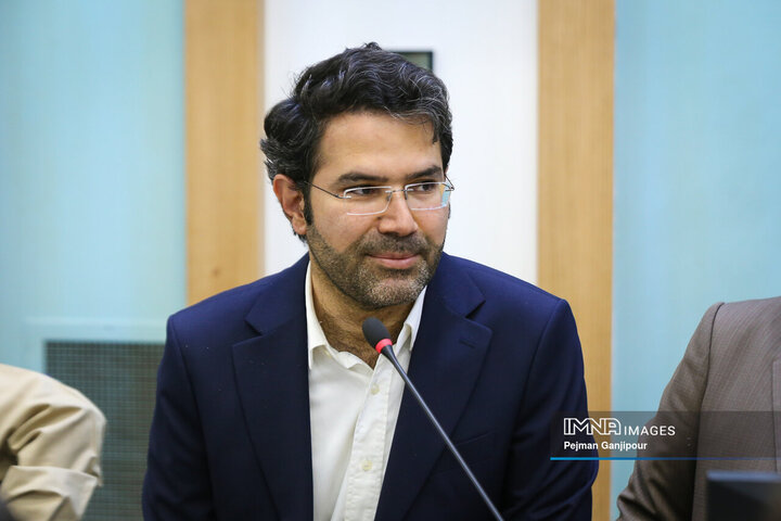 نشست خبری استاندار اصفهان