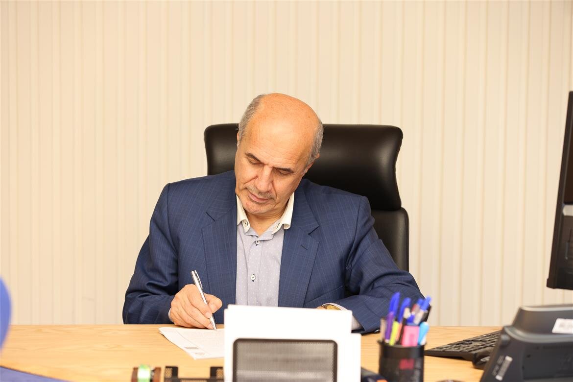 پیام تبریک وزیر علوم در پی نایب قهرمانی کاروان میناب ۱۶۸ در رقابت دانشجویان جهان