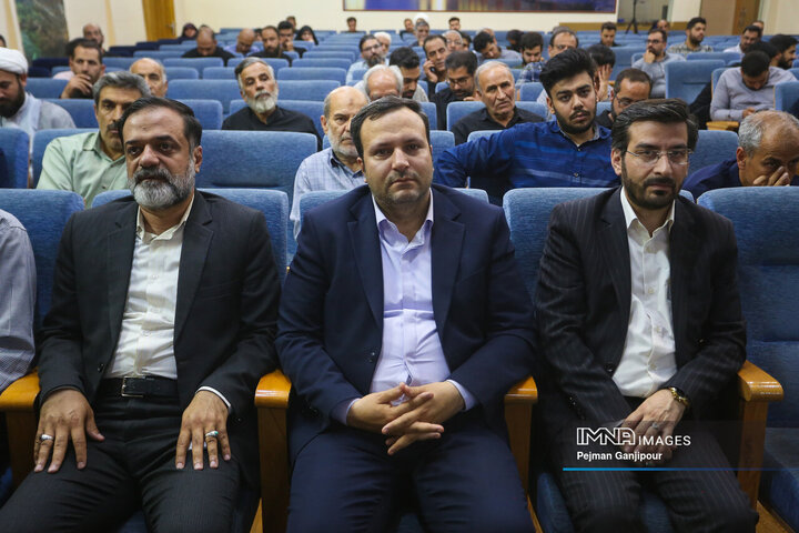 نشست صمیمانه مسئولین مواکب منطقه 10 شهرداری اصفهان