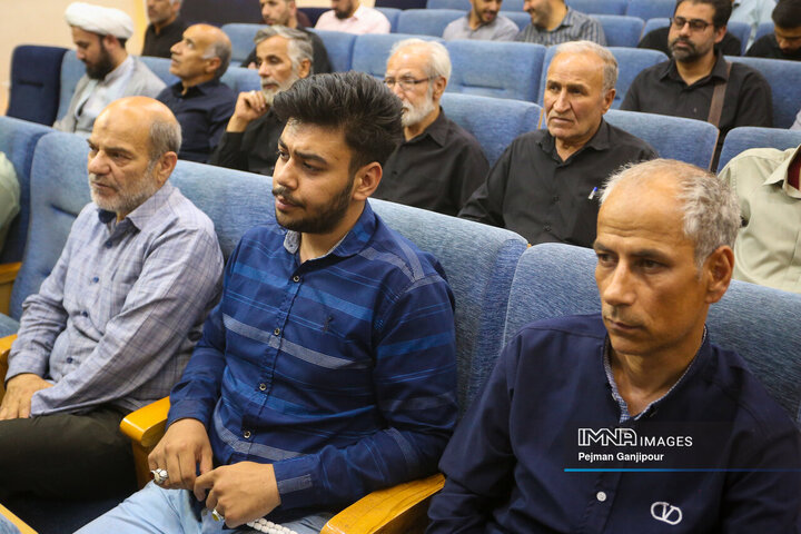 نشست صمیمانه مسئولین مواکب منطقه 10 شهرداری اصفهان