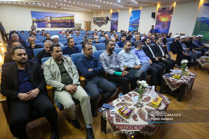 نشست صمیمانه مسئولین مواکب منطقه 10 شهرداری اصفهان