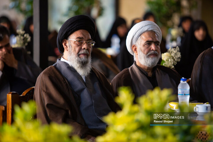 رونمایی از فصلنامه اخلاق و جامعه