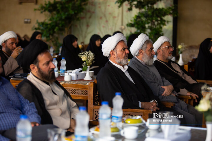 رونمایی از فصلنامه اخلاق و جامعه
