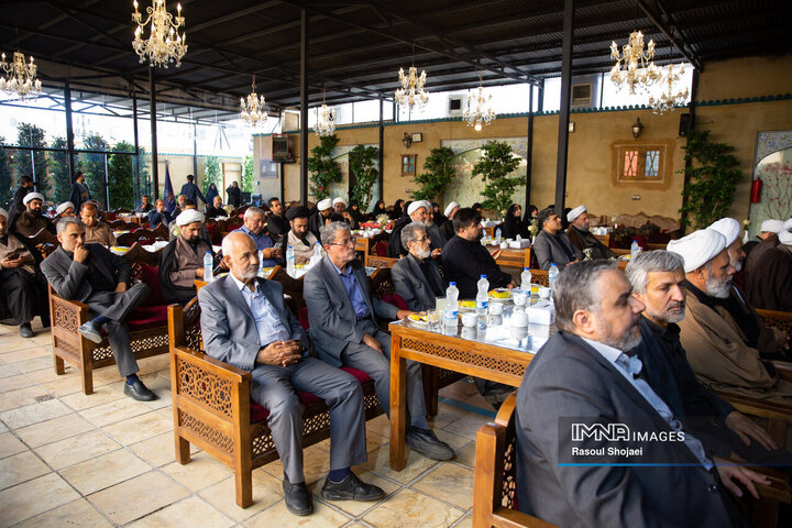 رونمایی از فصلنامه اخلاق و جامعه