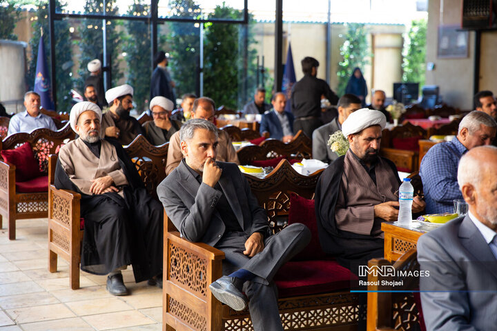 رونمایی از فصلنامه اخلاق و جامعه