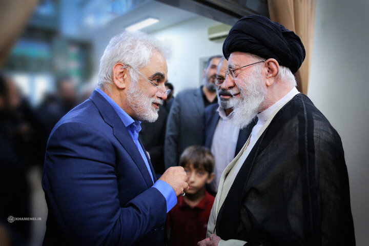 تصاویری از دیدار شهدای جنگ 12 روزه با رهبر شهید انقلاب