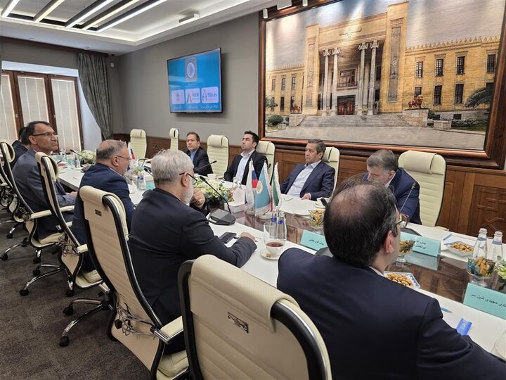 تأکید رئیس کل بانک مرکزی بر تقویت کریدور شمال و توسعه تأمین مالی تجارت ایران و روسیه