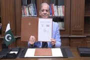 «شهباز شریف» تفاهم‌نامه اسلام‌آباد را امضا کرد + فیلم