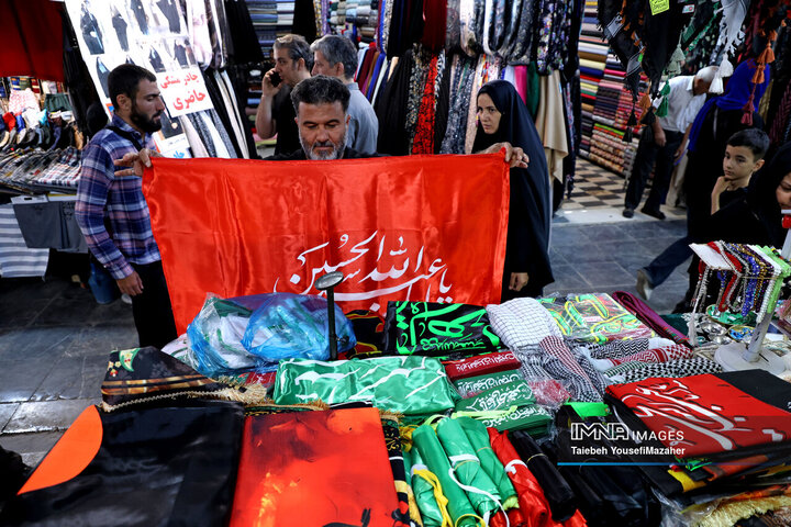 سیاه‌پوشی شهر؛ روایت بازار پرچم در همدان