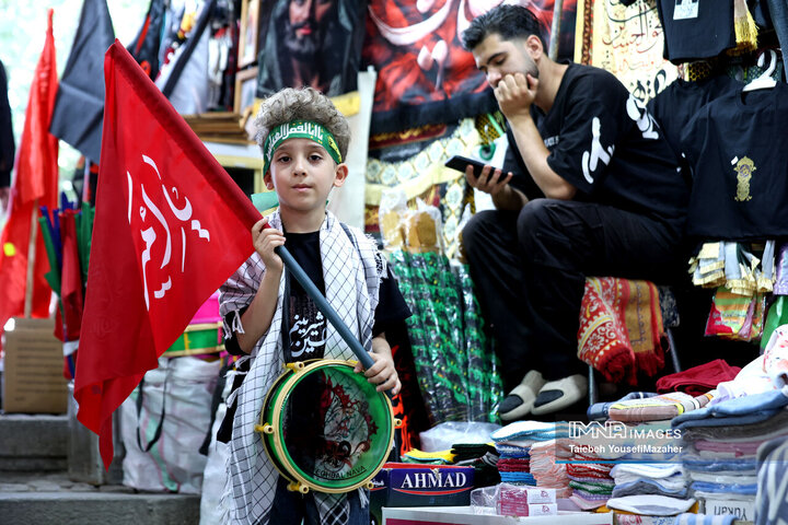 سیاه‌پوشی شهر؛ روایت بازار پرچم در همدان