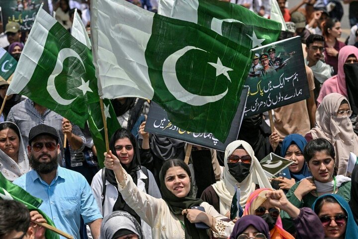 پاکستانی‌ها به پاس توافق صلح، فردا روز شکرگزاری برگزار می‌کنند