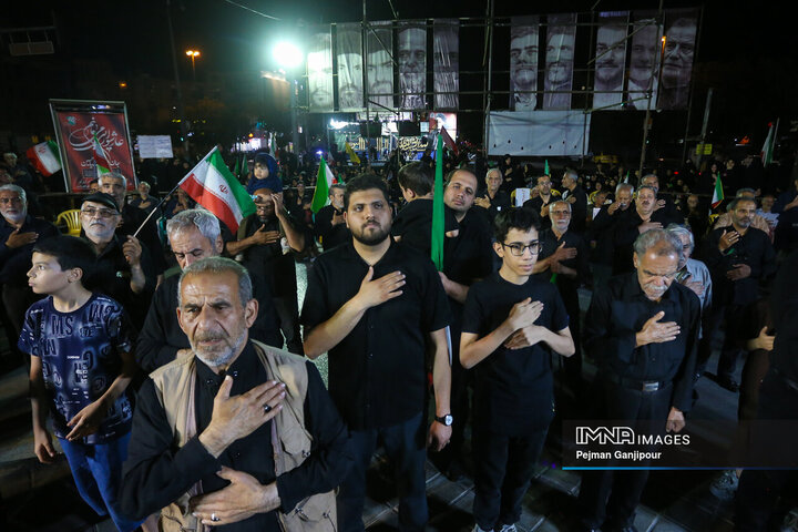 مجلس عزای امام حسین(ع) در خیابان
