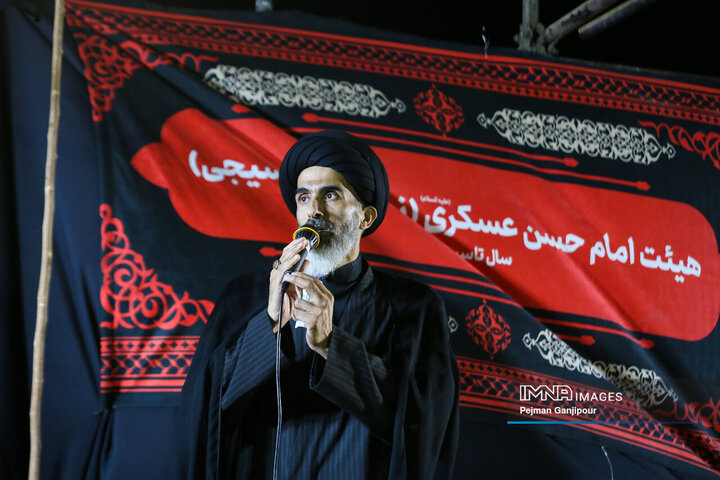 مجلس عزای امام حسین(ع) در خیابان
