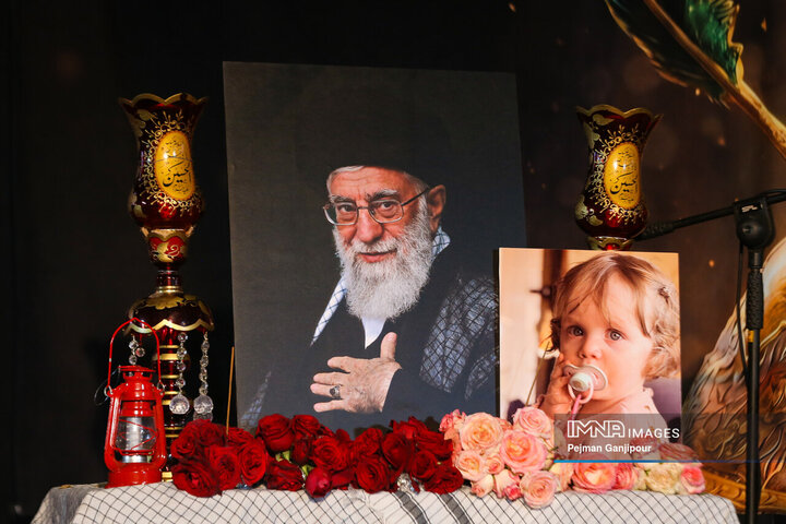 مجلس عزای امام حسین(ع) در خیابان