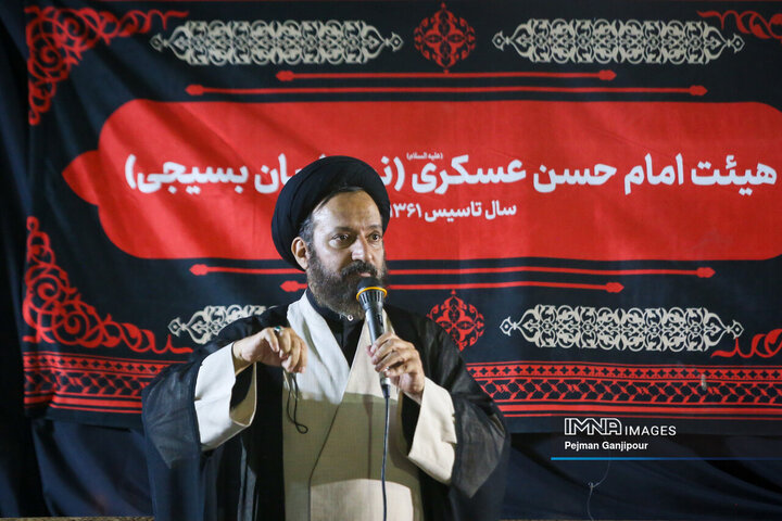 مجلس عزای امام حسین(ع) در خیابان