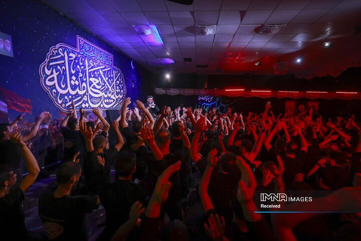 عزاداری دهه اول محرم در هیئت فدائیان حسین(ع)